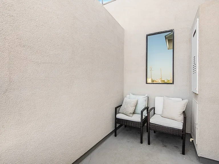 10760 Palms Blvd #3 — Photo 12