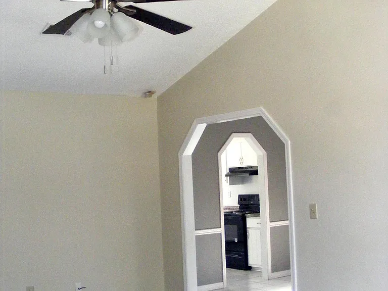 118 Jacob Dr — Photo 4