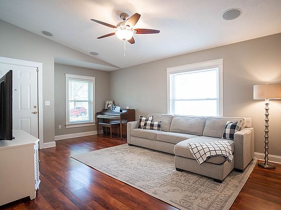 5th image of 2909 Trudy Ln