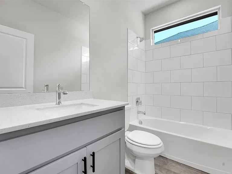 1012 Southwark Dr — Photo 15