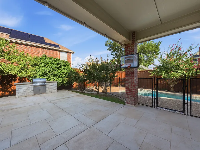 2416 McCarran Dr — Photo 46