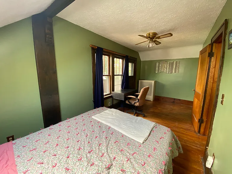 Very spacious back bedroom