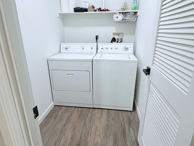 1136 W Calle Querida — Photo 9