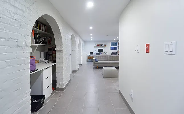 Rented by Compass | media 46