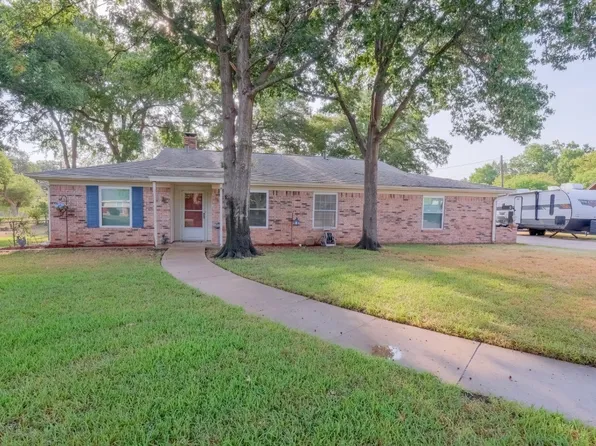 1345 Kathryn Ct, Hurst, TX 76053