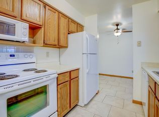 702 W Main St, Waunakee, WI 53597