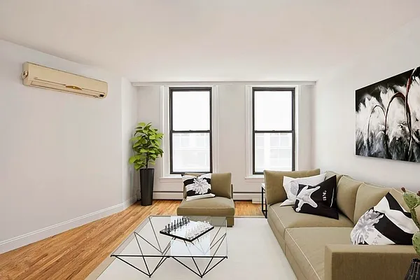 Rented by R New York | media 32