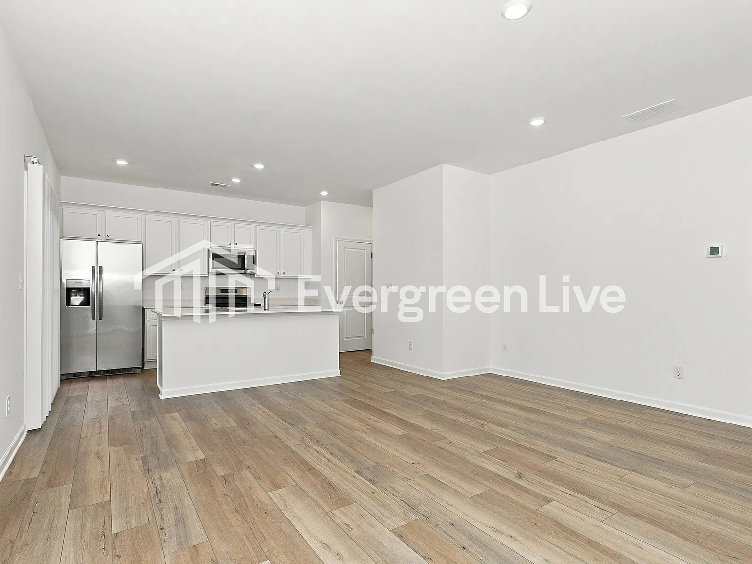 3 bed, 2.5 bath, 1507 sqft, $1,990 — Photo 4