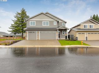 207 NE Regan Hill Loop, Estacada, OR 97023