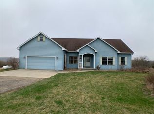 2223 Holliwell Valley Ct, Winterset, IA 50273