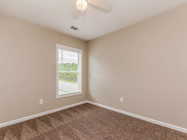398 Glenleigh Dr — Photo 14
