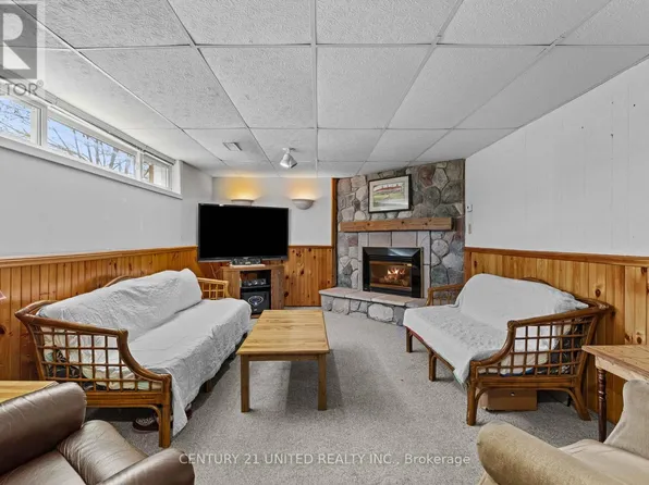 805 Highland Ct #5, Peterborough, ON K9H 5K1