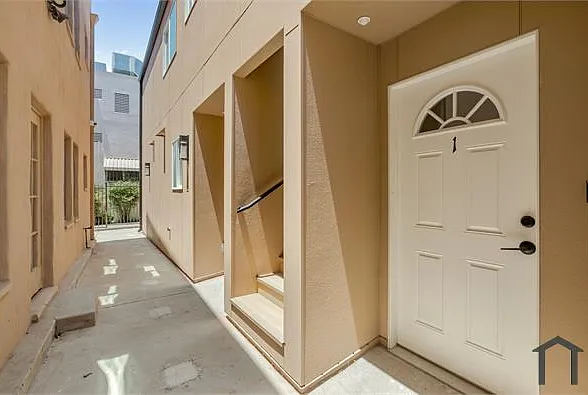 1 bed, $2,095 — Photo 2