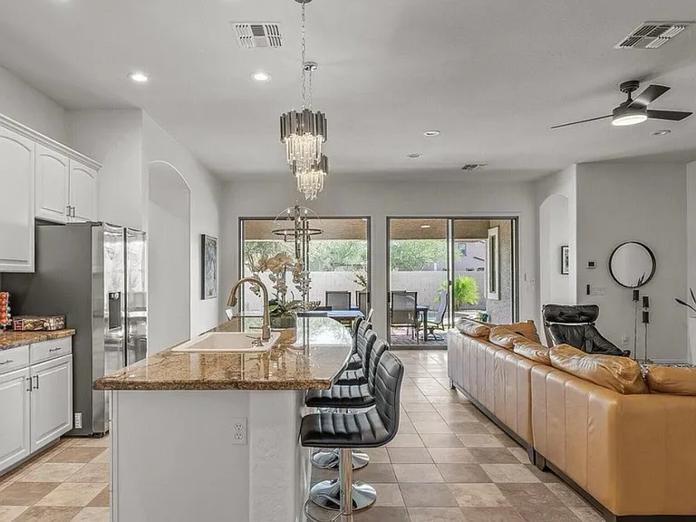 15033 W Windsor Ave — Photo 3