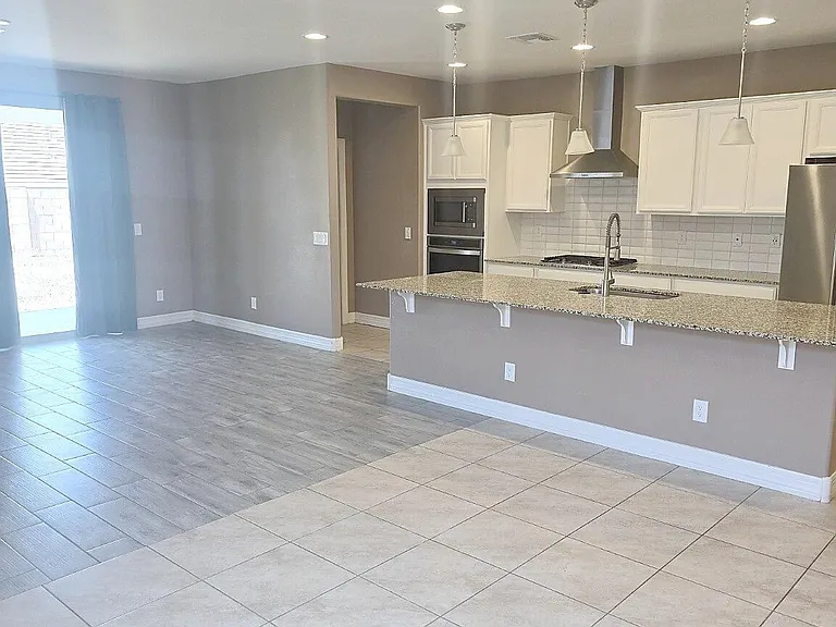 16792 W Gwen St — Photo 10