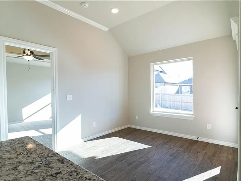 504 NW 198th St — Photo 11