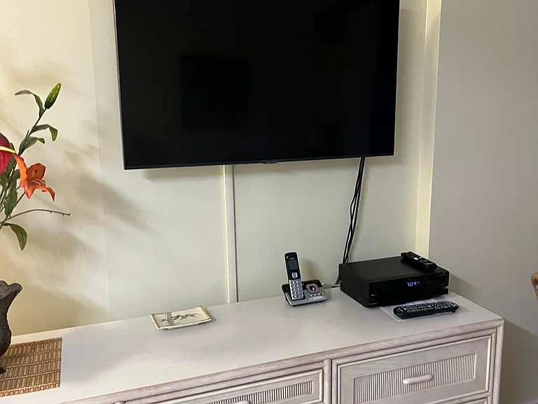SAMSUNG 43 INCH SMART TV