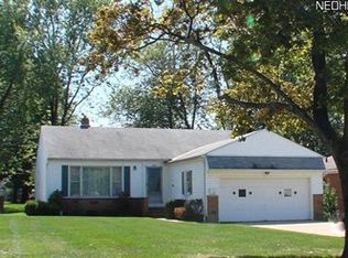 5040 Fairlawn Rd, Lyndhurst, OH 44124