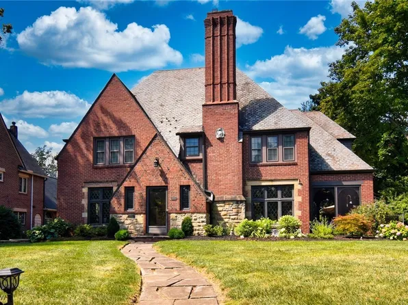 2890 Torrington Rd, Shaker Heights, OH 44122