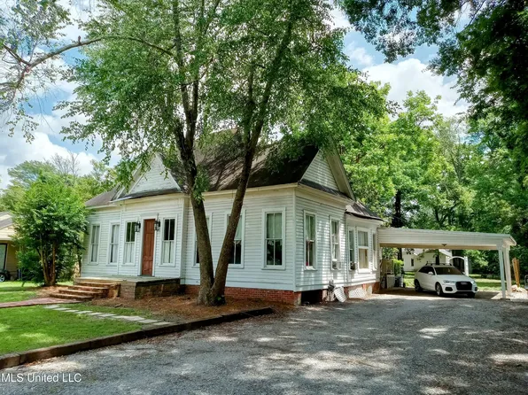 411 W Augusta St, Indianola, MS 38751