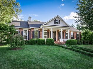 9 E Huntington Dr, Maryville, IL