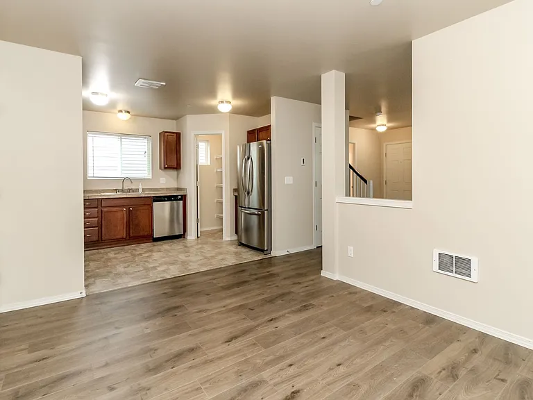 1360 Sinclair Dr — Photo 11