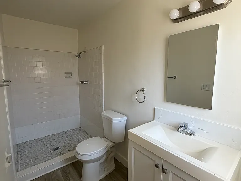 15044 Magnolia Blvd #5 — Photo 15