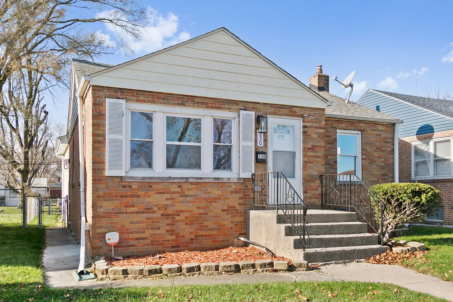 330 Paxton Ave photo 1