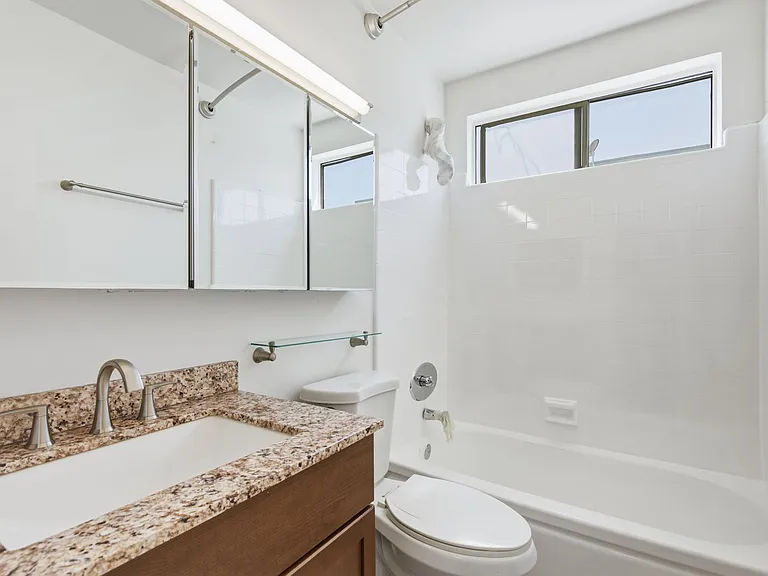 Lillian Way Apartments — Photo 14