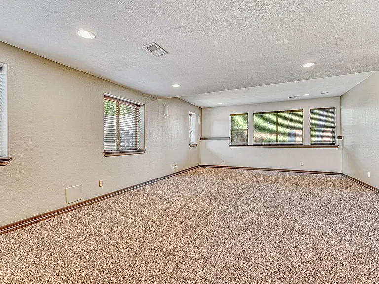 9611 Sunset Hill Dr — Photo 34