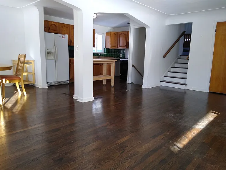 2128 Hooker St — Photo 1