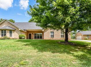 2437 Dublin Dr, Maryville, TN 37803