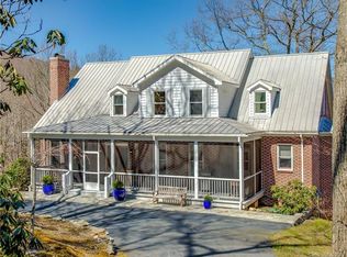 372 Lambeth Walk, Fairview, NC 28730