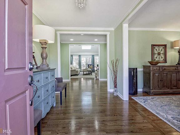 2nd image of 311 Cumberland Ct