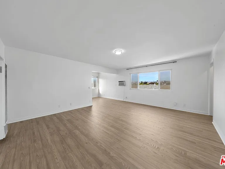 643 Pacific St — Photo 47