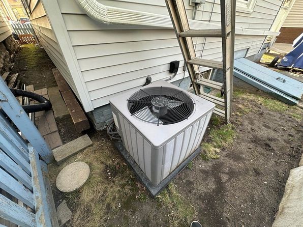 1217 S 10th St, Milwaukee, WI 53204
