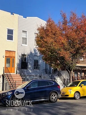 Sold by Sidewalk Realty LLC | media 22