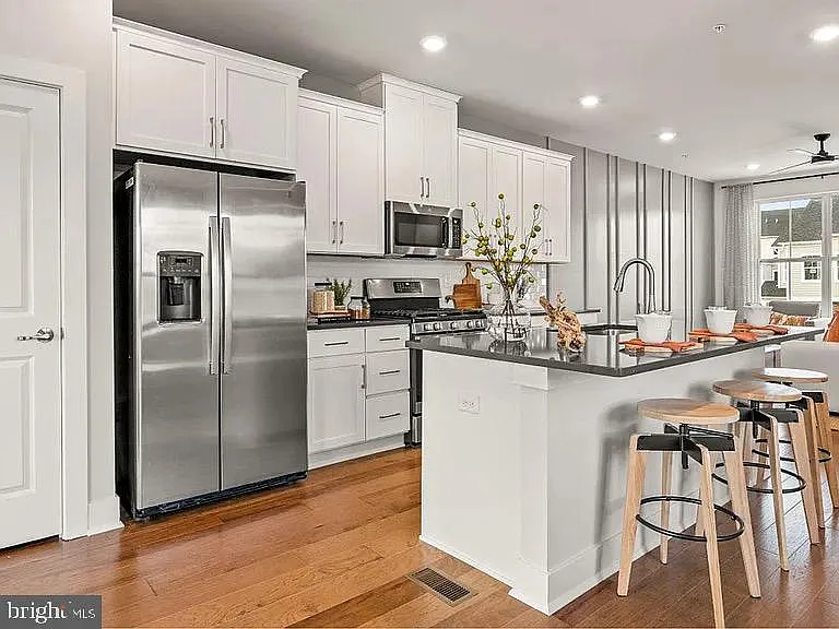 727 Peony Ln — Photo 6