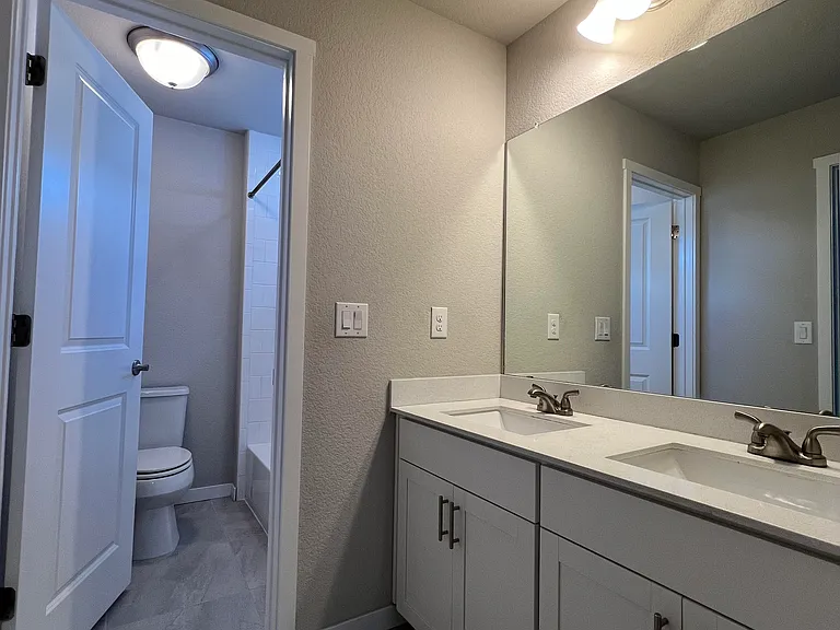 1095 Mountain Dr #B — Photo 12