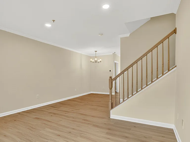 2492 Quick St #103 — Photo 17