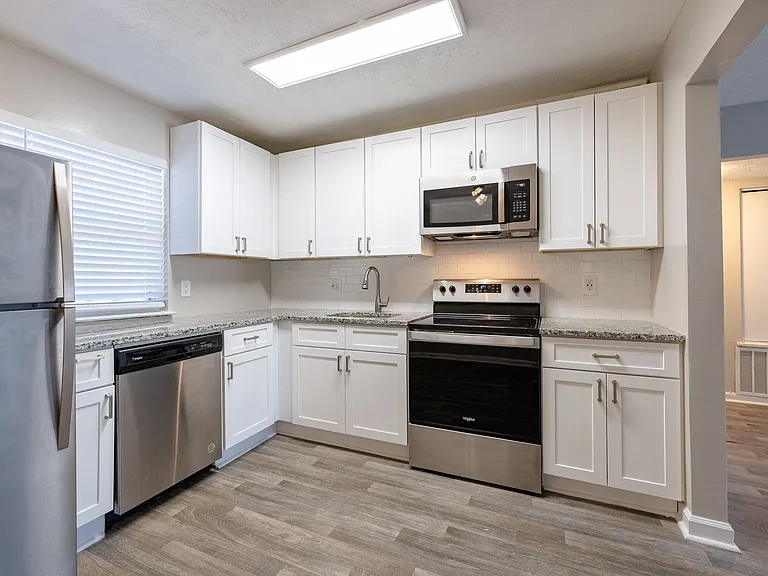 Westside Court | Modern Living in the Heart of Westside — Photo 8