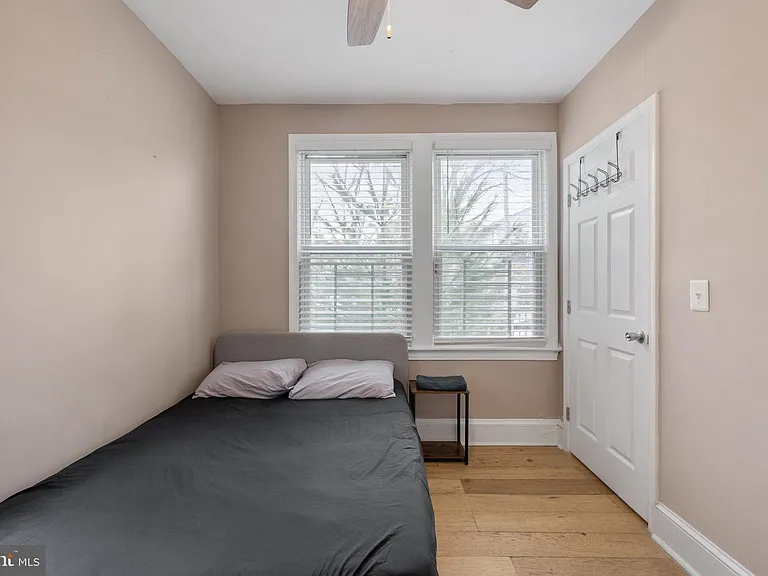 1526 V St SE #2 — Photo 15