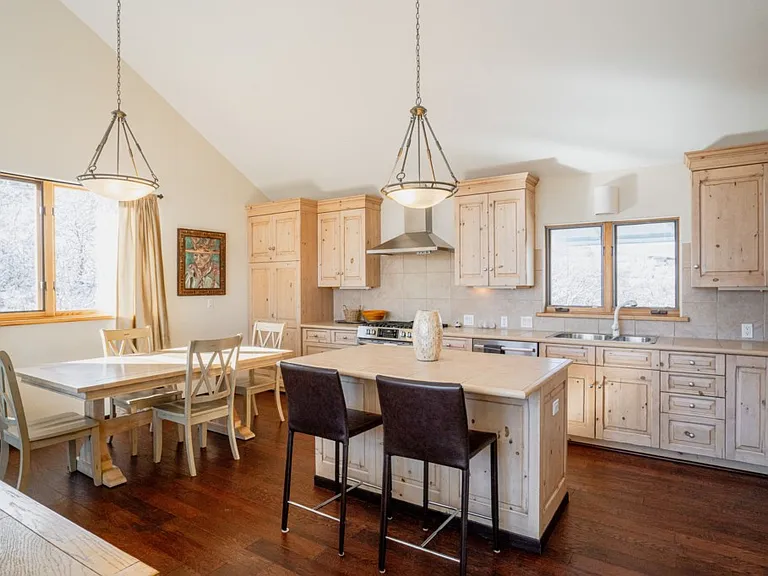 2310 Juniper Hill Dr — Photo 3