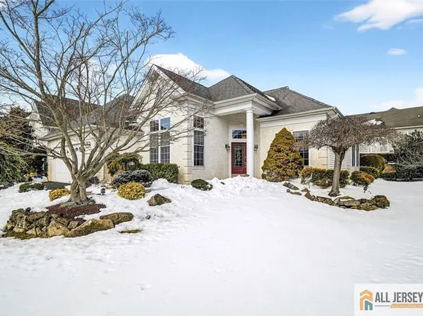 18 Hogan Way, Monroe Township, NJ 08831