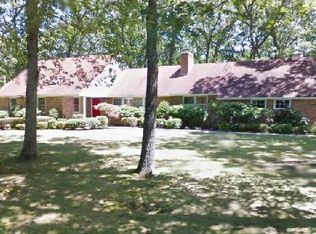 1 The Crst, Woodbury, NY 11797