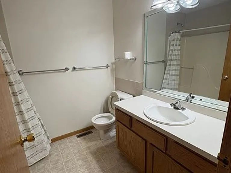 816 Mary Ct — Photo 25