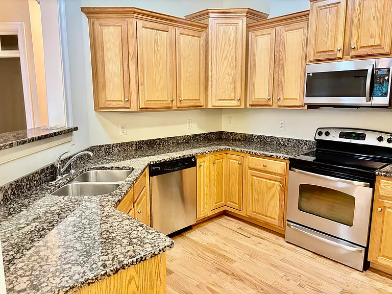 5215 Center St #105 — Photo 8