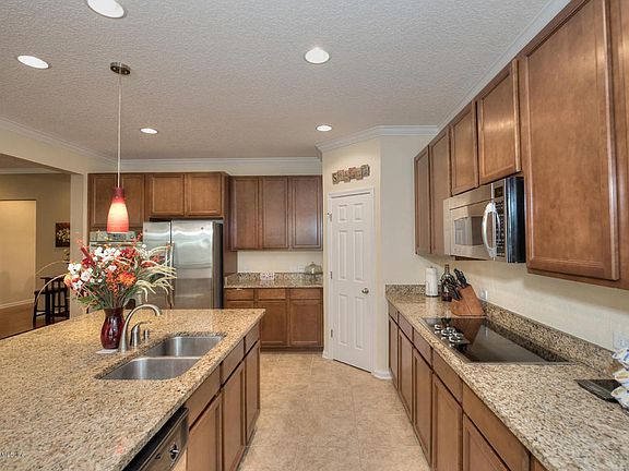 5th image of 13801 Devan Lee Dr N