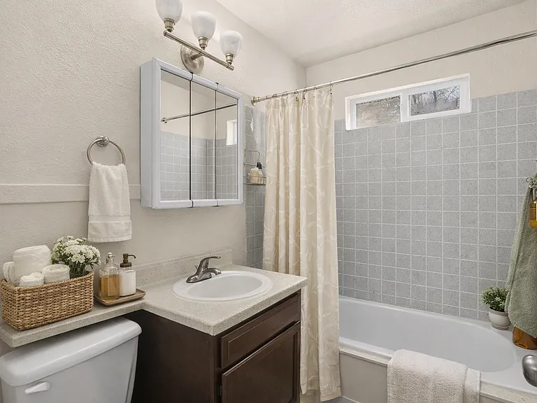 Pacific Walk Townhomes - Your New Oasis — Photo 18