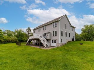 12 Pond View Dr, Greenland, NH 03840